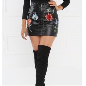 Flower Skirt in Black